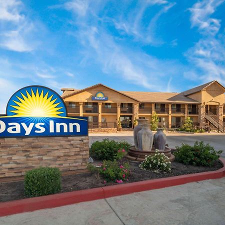 Days Inn By Wyndham Galt - Elk Grove South Extérieur photo